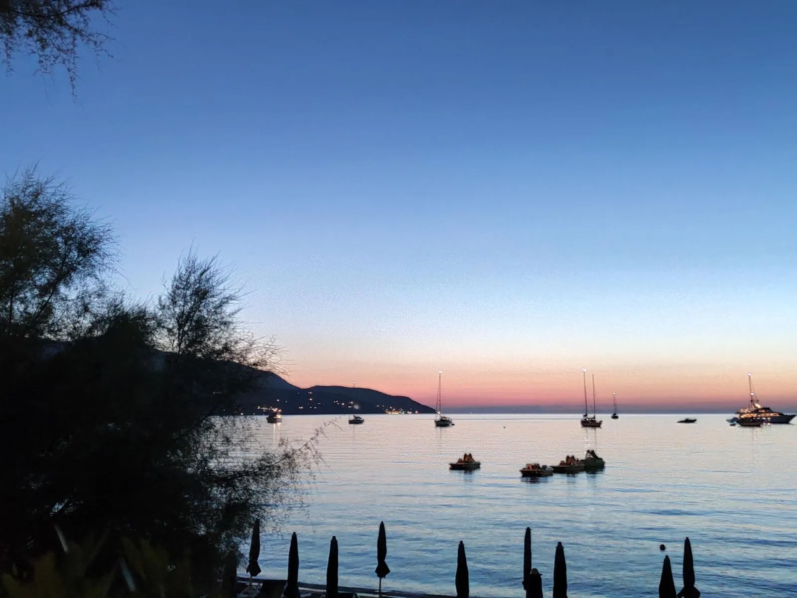 spiaggia isola d'elba al tramonto