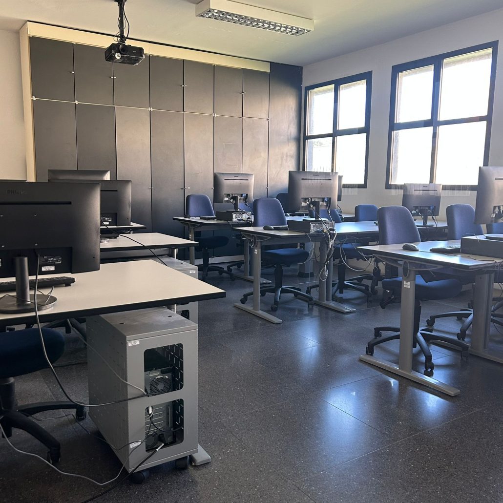 Aula informatica CNA Livorno